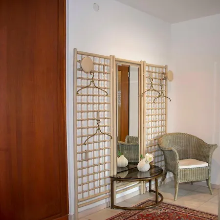 015 Abrams Apartment *